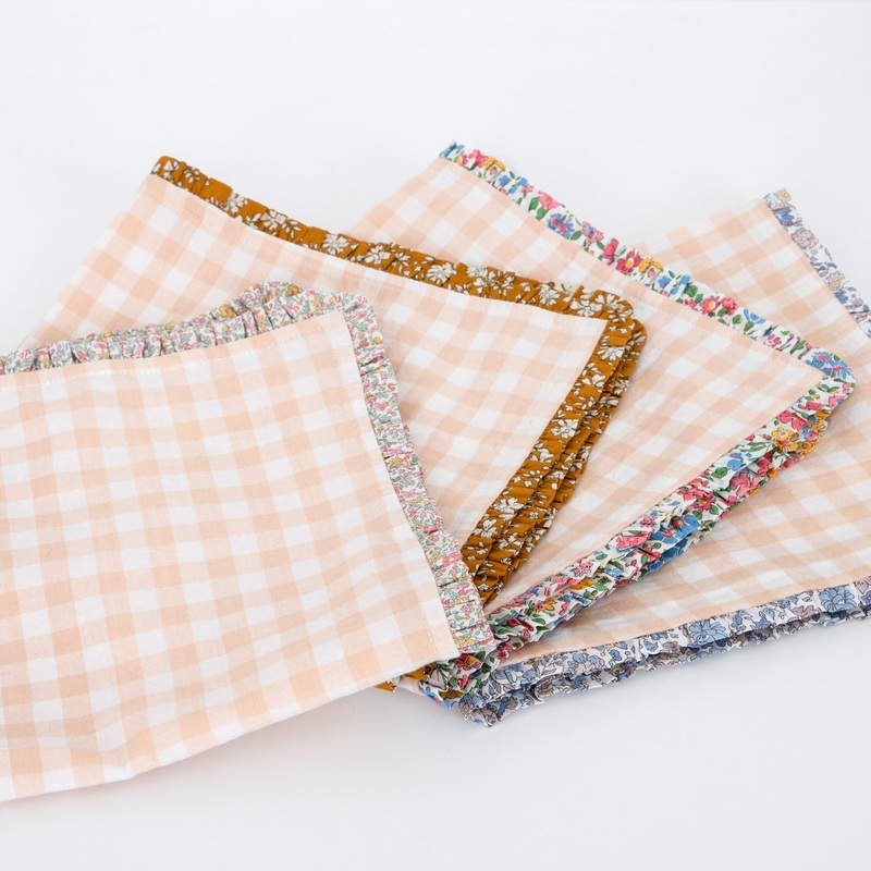 Ruffle Edge Fabric Napkins (x 4)