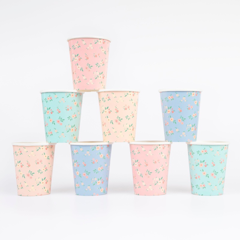 Vintage Ditsy Cups (x 8)