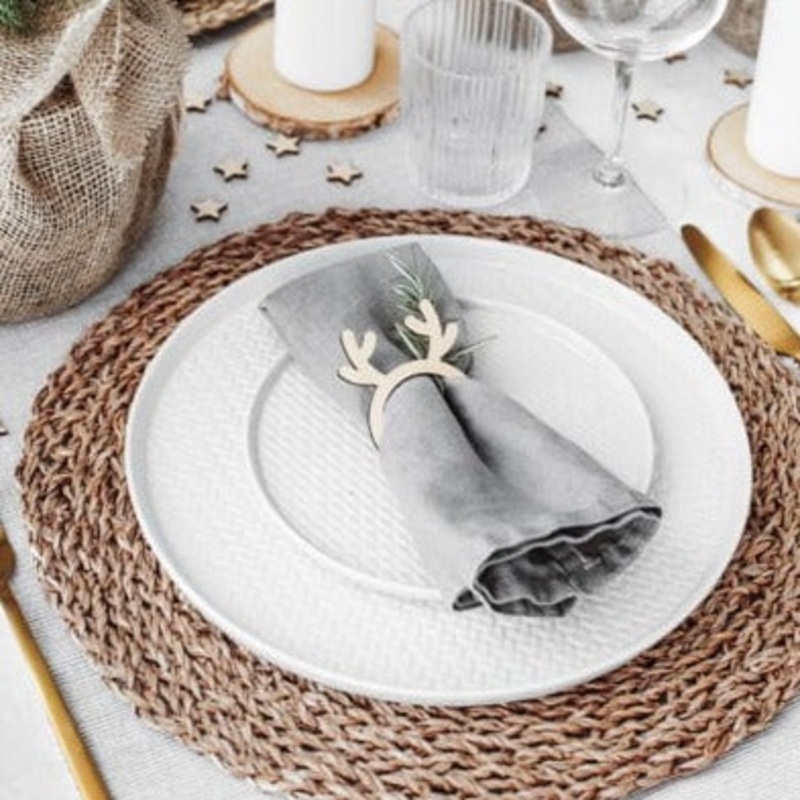 Wooden Reindeer Napkin Rings x 6